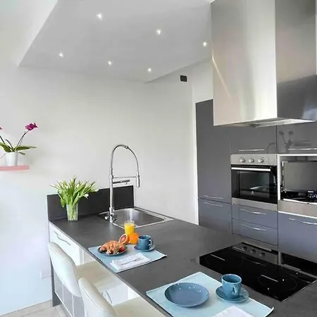 Lakeside View Daire
